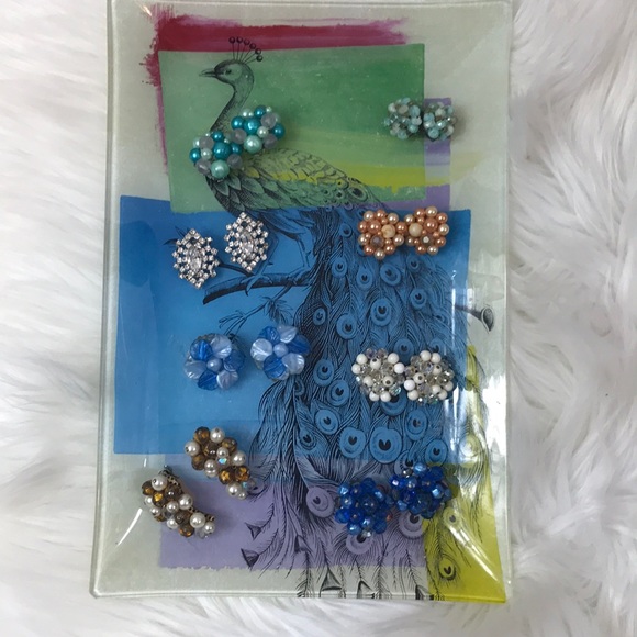 Jewelry - Vintage Clip On Earrings